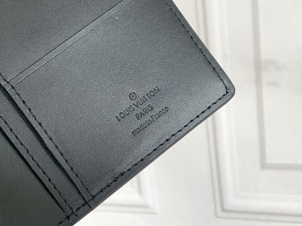 LVコピーウォレット側面デザイン